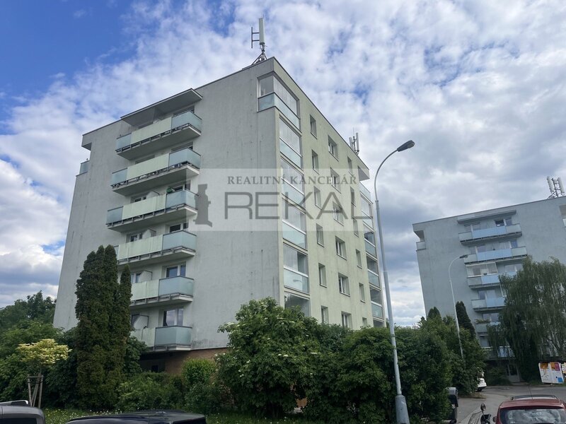 Pronájem Bytu 2+KK plus Balkon a Lodžie,  Praha 5