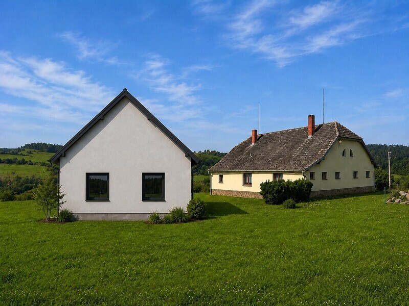 Historický dům s projektem  na druhý dům na pozemku pro samostatné dvougenerační bydlení